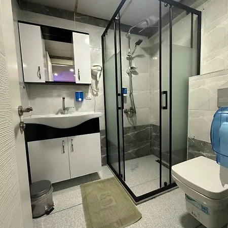 Vero Gazde/Camere de închiriat *