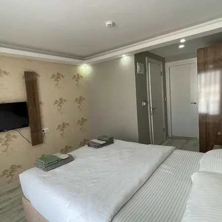 Vero Gazde/Camere de închiriat