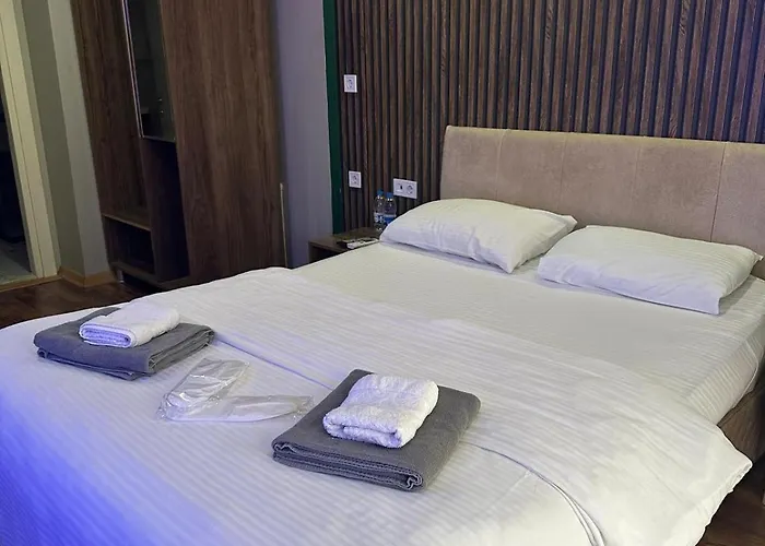 Vero Gazde/Camere de închiriat